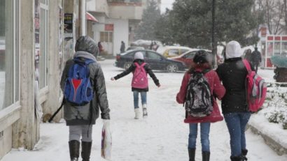 Încă două zile de vacanță pentru elevii din Caraș-Severin. Orele pierdute însă vor trebui recuperate