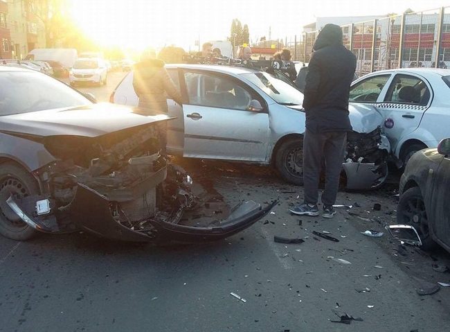 „Cedează trecere” a provocat din nou un accident în vestul țării „Cedează trecere” a provocat din nou un accident în vestul țării