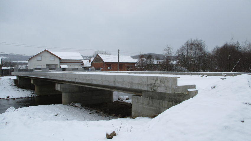Jumătate de milion de lei, de la Guvern, pentru podul nou de la Curtea, județul Timiș Jumătate de milion de lei, de la Guvern, pentru podul nou de la Curtea, județul Timiș