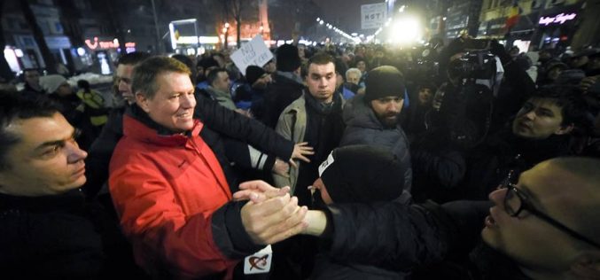 Vocea românilor nu mai poate fi ignorată, spune preşedintele Iohannis Vocea românilor nu mai poate fi ignorată, spune preşedintele Iohannis