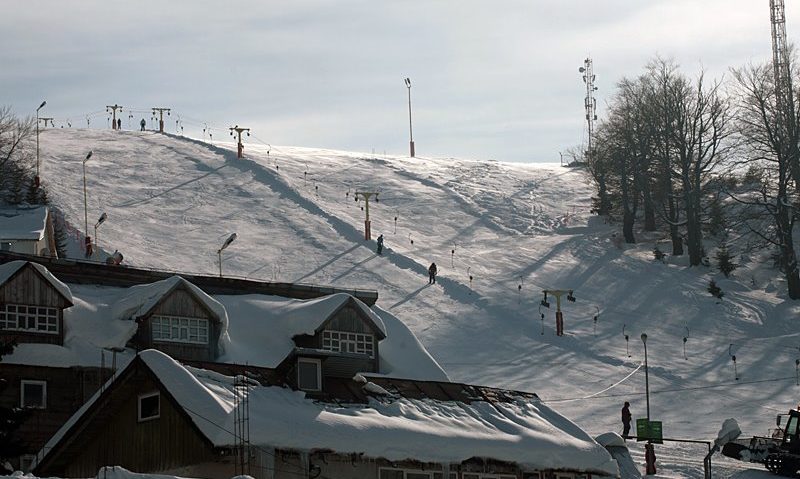 Număr record de turiști la Straja, dar și mulți accidentați pe pârtii Număr record de turiști la Straja, dar și mulți accidentați pe pârtii