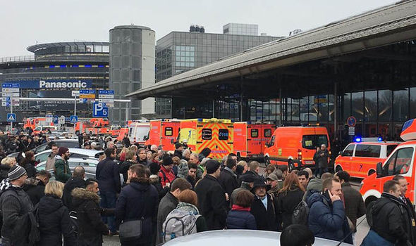 [UPDATE] Traficul aerian a fost reluat în Hamburg, după ce aeroportul a fost evacuat din cauza unei substanţe necunoscute