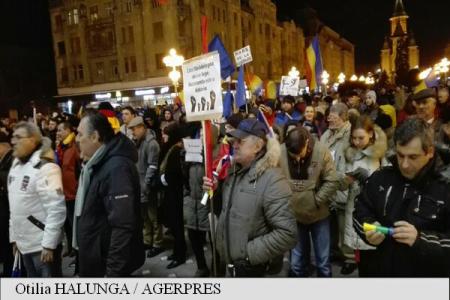 3.000 de protestatari în stradă la Timişoara, câte 2.000 la Sibiu şi Cluj 3.000 de protestatari în stradă la Timişoara, câte 2.000 la Sibiu şi Cluj