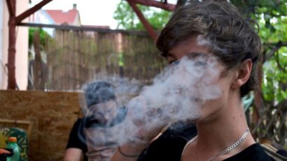 Elevii mărturisesc: ,,Am văzut colegi care se drogau în şcoală, în timp ce profesorii îşi beau cafeaua în cancelarie!”