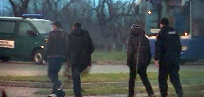 Alarmă în Vest! Migranţi prinşi într-un oraş din Banat Alarmă în Vest! Migranţi prinşi într-un oraş din Banat