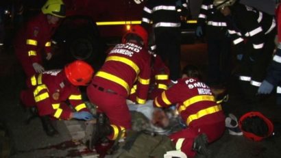 Imagini şocante pe o şosea din vestul ţării. Un bărbat a murit în timp ce se întorcea de la priveghi