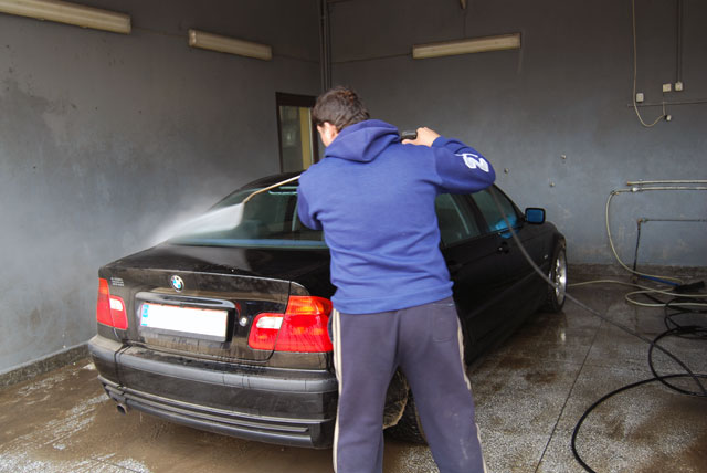 Atenţie când mergeţi la spălătorie! Un caransebeşean a rămas fără telefonul mobil Atenţie când mergeţi la spălătorie! Un caransebeşean a rămas fără telefonul mobil