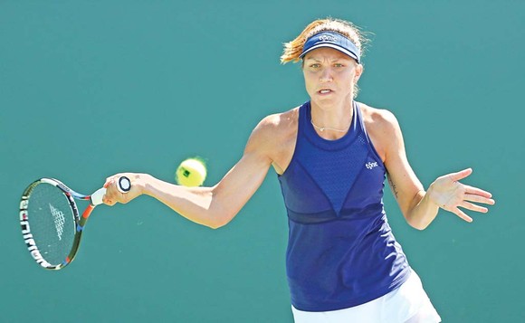 Tenismena Patricia Țig, născută la Caransebeș, și-a încercat norocul cu Venus Williams Tenismena Patricia Țig, născută la Caransebeș, și-a încercat norocul cu Venus Williams