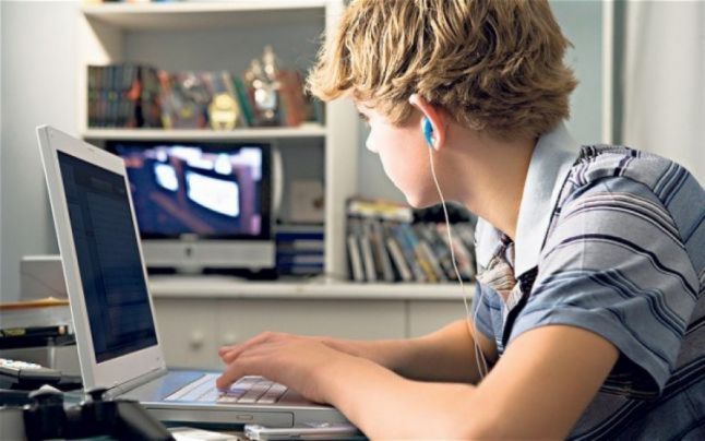 Campanie de prevenire asupra pericolelor care îi pândesc pe tineri în mediul online Campanie de prevenire asupra pericolelor care îi pândesc pe tineri în mediul online