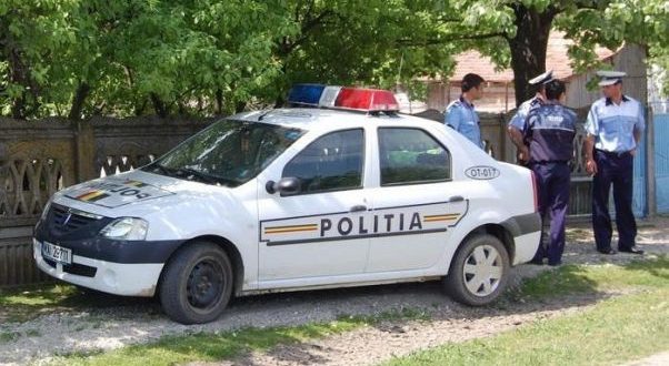 Cum și-a furat o fată de 15 ani părinții plecați la muncă în străinătate. Le-a prăpădit agoniseala Cum și-a furat o fată de 15 ani părinții plecați la muncă în străinătate. Le-a prăpădit agoniseala
