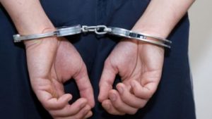 Profesor din Timişoara, preşedinte al unei secţii de votare, ridicat de poliţişti, după ce a racolat un băiat de 15 ani în scopuri sexuale