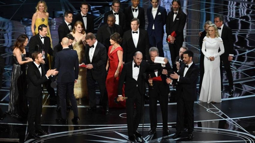 Gafa de la gala decernării premiile Oscar are repercursiuni Gafa de la gala decernării premiile Oscar are repercursiuni