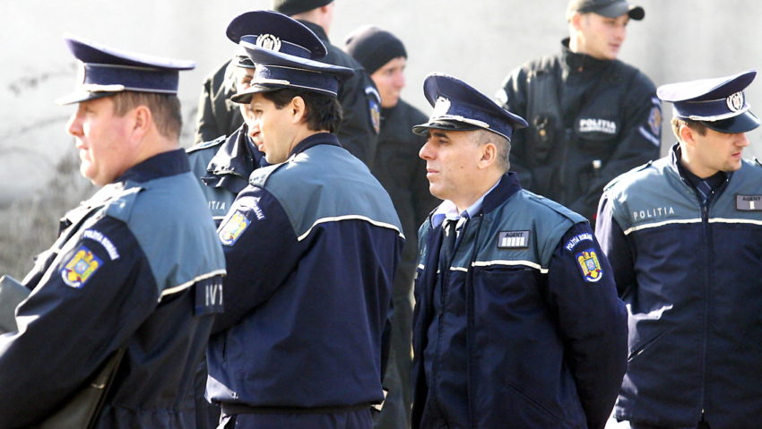 Poliţiştii români rămân în continuare nemulţumiţi Poliţiştii români rămân în continuare nemulţumiţi
