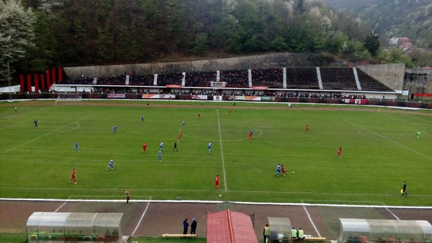 Este luptă strânsă la vârful clasamentului în Liga a III-a, seria a IV-a Este luptă strânsă la vârful clasamentului în Liga a III-a, seria a IV-a