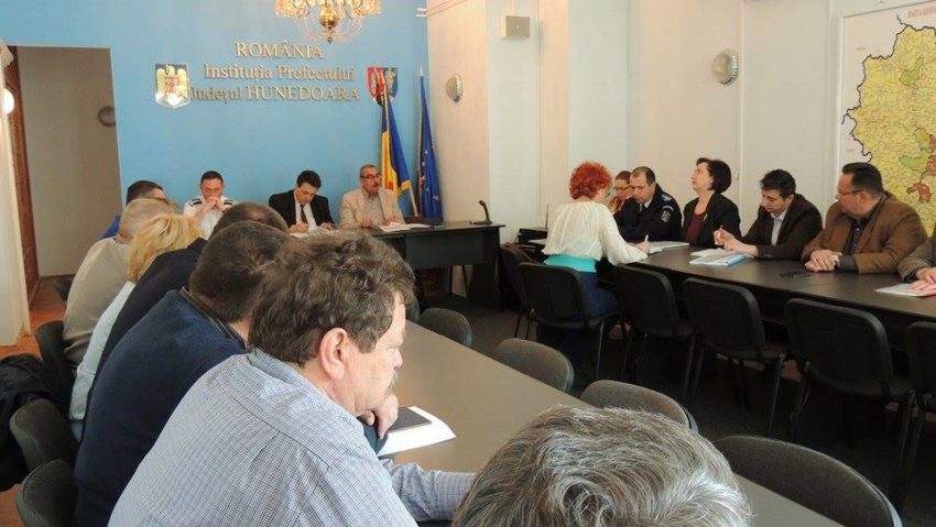 Situația deponeurilor de gunoi din județul Hunedoara, dezbătută în ședință extraordinară a Comitetului pentru Situații de Urgență Situația deponeurilor de gunoi din județul Hunedoara, dezbătută în ședință extraordinară a Comitetului pentru Situații de Urgență