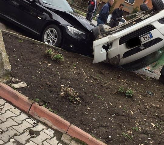 Accident grav în Banat. O mașină s-a dat peste cap Accident grav în Banat. O mașină s-a dat peste cap