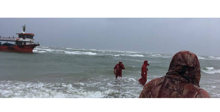 O ambarcaţiune cu pasageri la bord, eșuată pe Marea Neagră O ambarcaţiune cu pasageri la bord, eșuată pe Marea Neagră