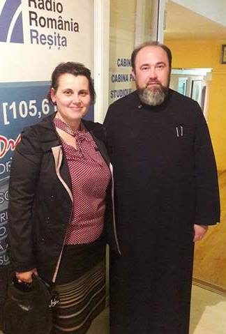 Prea Onoratul Părinte Protopop Gheorghe Șuveți și soția sa, preoteasa Elena Șuveți, mărturisesc, pentru prima dată pe un post de radio, povestea lor Prea Onoratul Părinte Protopop Gheorghe Șuveți și soția sa, preoteasa Elena Șuveți, mărturisesc, pentru prima dată pe un post de radio, povestea lor