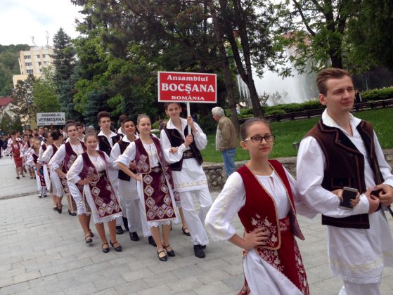 Alaiul Primăverii aduce un adevărat spectacol folcloric la Reşiţa! Alaiul Primăverii aduce un adevărat spectacol folcloric la Reşiţa!