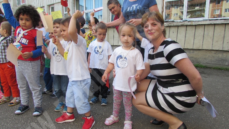 Ziua Copilului a fost sărbătorită astăzi la Colegiul Național ,,Mircea Eliade” din Reșița Ziua Copilului a fost sărbătorită astăzi la Colegiul Național ,,Mircea Eliade” din Reșița