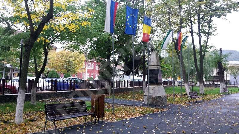 Vara pe drum în Valea Almăjului: Parcul din Bozovici reabilitat în proporţie de sută la sută Vara pe drum în Valea Almăjului: Parcul din Bozovici reabilitat în proporţie de sută la sută
