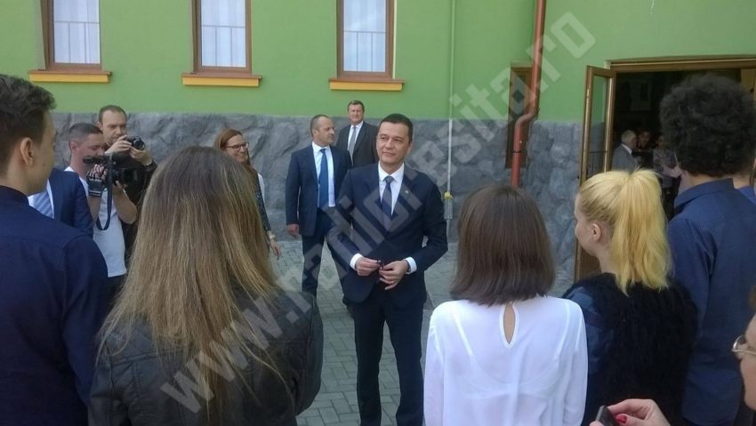 UPDATE Caransebeș: aniversarea unui sfert de veac a generației care a dat un prim-ministru UPDATE Caransebeș: aniversarea unui sfert de veac a generației care a dat un prim-ministru