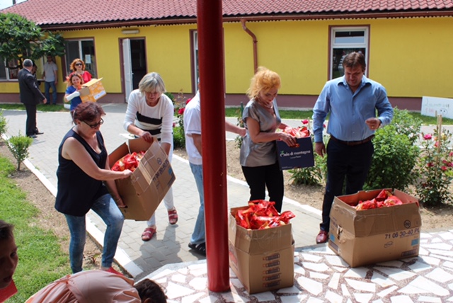 Organizațiile de femei PSD din Caransebeș si Bocșa au fost alături de copii de 1 iunie! Organizațiile de femei PSD din Caransebeș si Bocșa au fost alături de copii de 1 iunie!