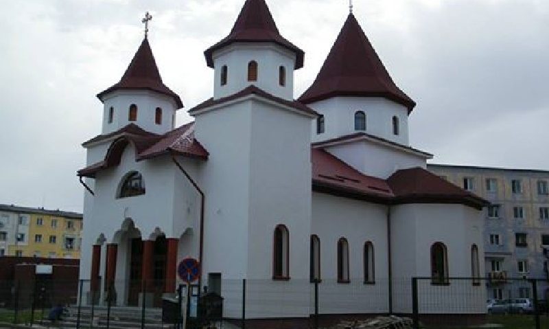 Nou hram la Biserica ”Pogorârea Sfântului Duh” din Reşiţa Nou hram la Biserica ”Pogorârea Sfântului Duh” din Reşiţa