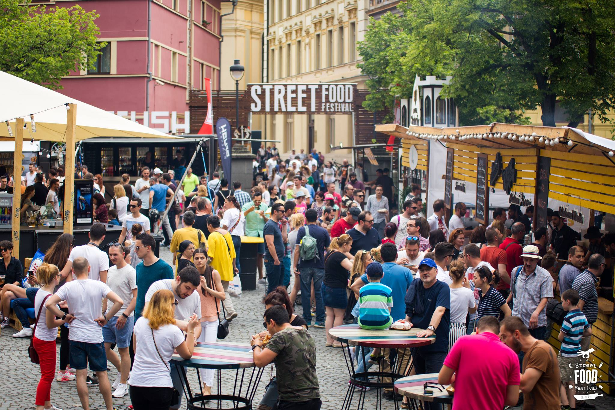 Se încing bucătăriile Street FOOD Festival Arad | Radio ...