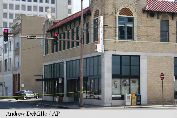 SUA: Schimb de focuri într-un bar din Arkansas soldat cu 28 de răniţi SUA: Schimb de focuri într-un bar din Arkansas soldat cu 28 de răniţi