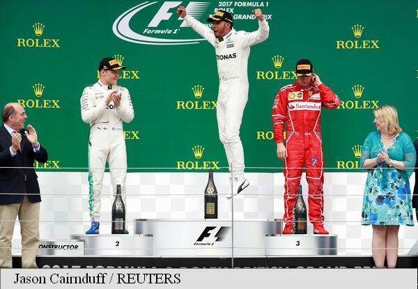 Hamilton îi egalează pe Clark și Prost Hamilton îi egalează pe Clark și Prost