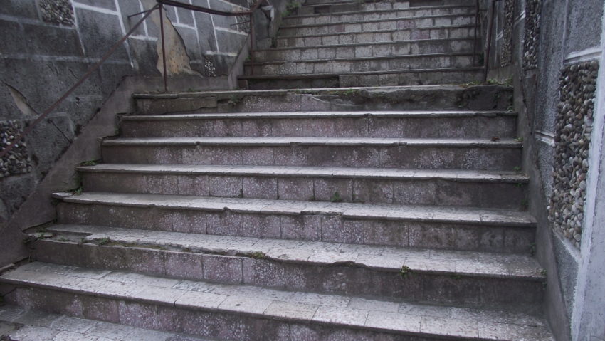 Mai ușor spre Primăria din Băile Herculane Mai ușor spre Primăria din Băile Herculane