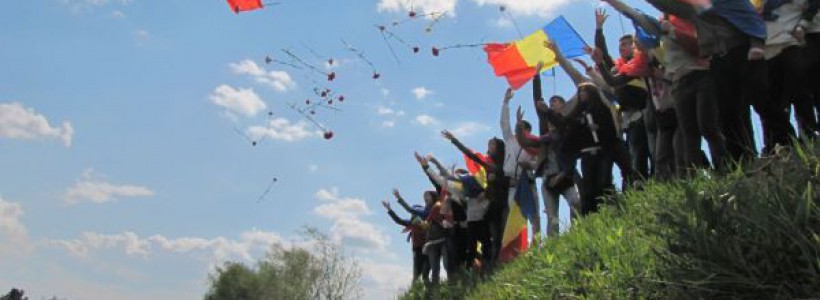 [FOTO] Un pod de suflet peste Prut, în această seară de la ora 22, realizat împreună cu studenţi din Republica Moldova