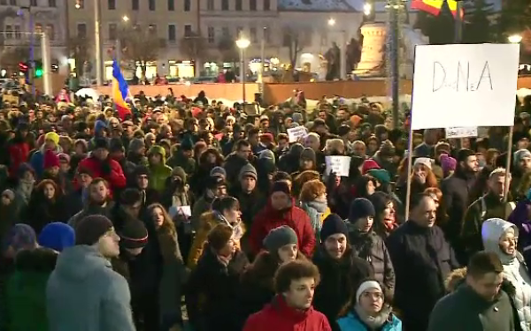 Românii protestează împotriva corupției Românii protestează împotriva corupției