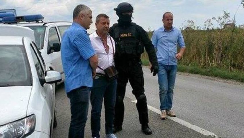 Cetăţean italian, capturat cu mascaţii Cetăţean italian, capturat cu mascaţii