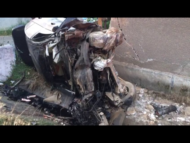 [VIDEO] Accident pe DN56 A cu 2 victime de 20 şi 23 ani. O persoană a decedat