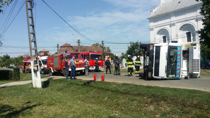 Accident spectaculos în vestul țării Accident spectaculos în vestul țării