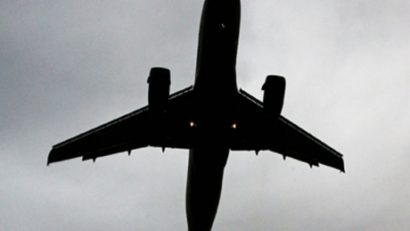 Atac sinucigaș dejucat la bordul unui avion de persoane