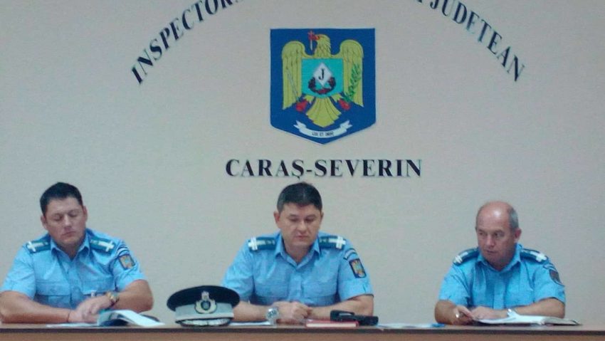 Jandarmii cărăşeni la… şcoli: Siguranţa elevilor una din cele mai importante misiuni Jandarmii cărăşeni la… şcoli: Siguranţa elevilor una din cele mai importante misiuni