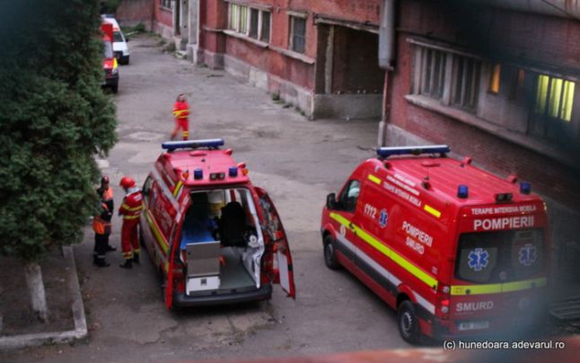 Accident la mina Lupeni. Trei mineri blocaţi în subteran Accident la mina Lupeni. Trei mineri blocaţi în subteran