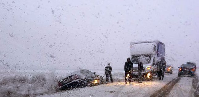 Accident din cauza ninsorii, în această după amiază Accident din cauza ninsorii, în această după amiază