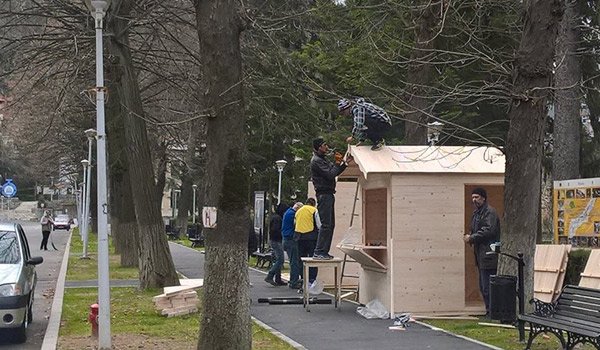 Căsuțele din lemn vor fi amplasate din nou în Băile Herculane Căsuțele din lemn vor fi amplasate din nou în Băile Herculane