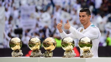 Ronaldo şi-a prezentat toate cel 5 Baloane de Aur