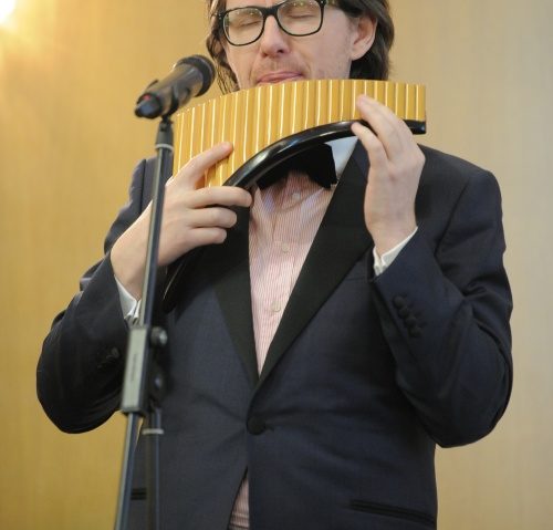 Celebrul naist Nicolae Voiculeţ va interpreta Hora Unirii în Gara de Nord Celebrul naist Nicolae Voiculeţ va interpreta Hora Unirii în Gara de Nord