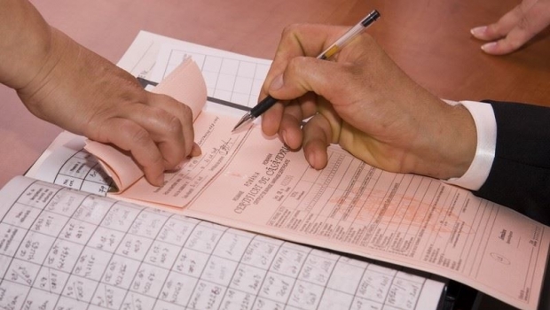 Documentele privind căsătoria, divorţul, naşterea şi decesul ar putea fi eliberate online Documentele privind căsătoria, divorţul, naşterea şi decesul ar putea fi eliberate online