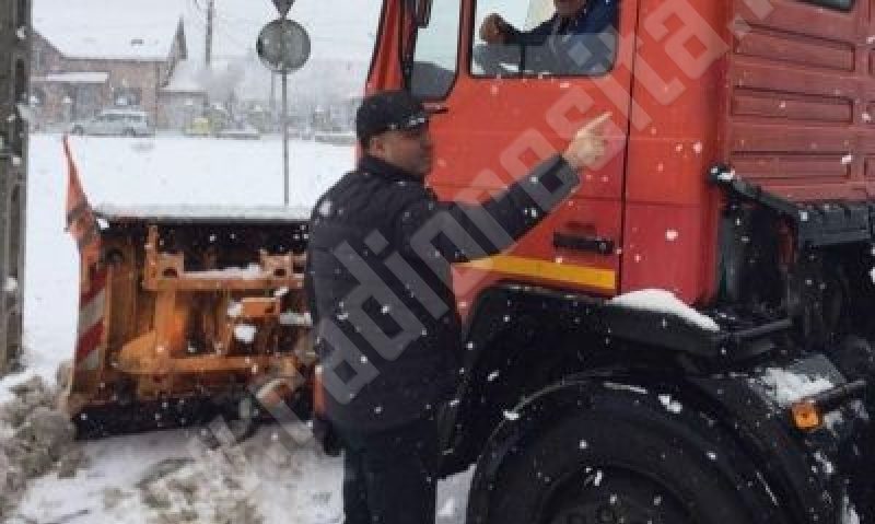 Primăria Reşiţa: Se intervine, dacă este cazul, la degajarea străzilor în pantă din cartierele arondate Primăria Reşiţa: Se intervine, dacă este cazul, la degajarea străzilor în pantă din cartierele arondate