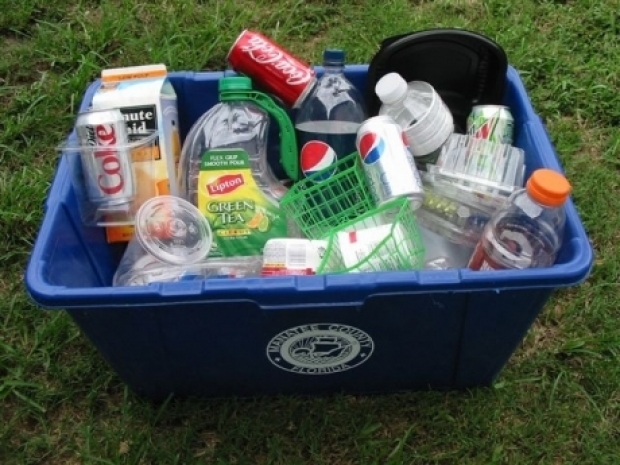 Proiect: Românii ar putea plăti câte 2 lei garanție pentru ambalajele reciclabile Proiect: Românii ar putea plăti câte 2 lei garanție pentru ambalajele reciclabile