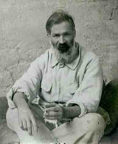 [FOTO] Constantin Brâncuşi este de 63 de ani „foarte aproape de Dumnezeu”