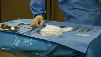 Un român s-a dus la spital pentru a scăpa de o piatră la rinichi şi a rămas fără rinichi