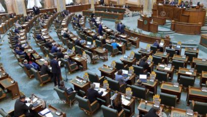 Senatorii îşi reiau activitatea